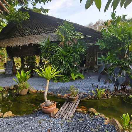 Baan Farang Homestay Phra Saeng Ban Nam Dam Εξωτερικό φωτογραφία