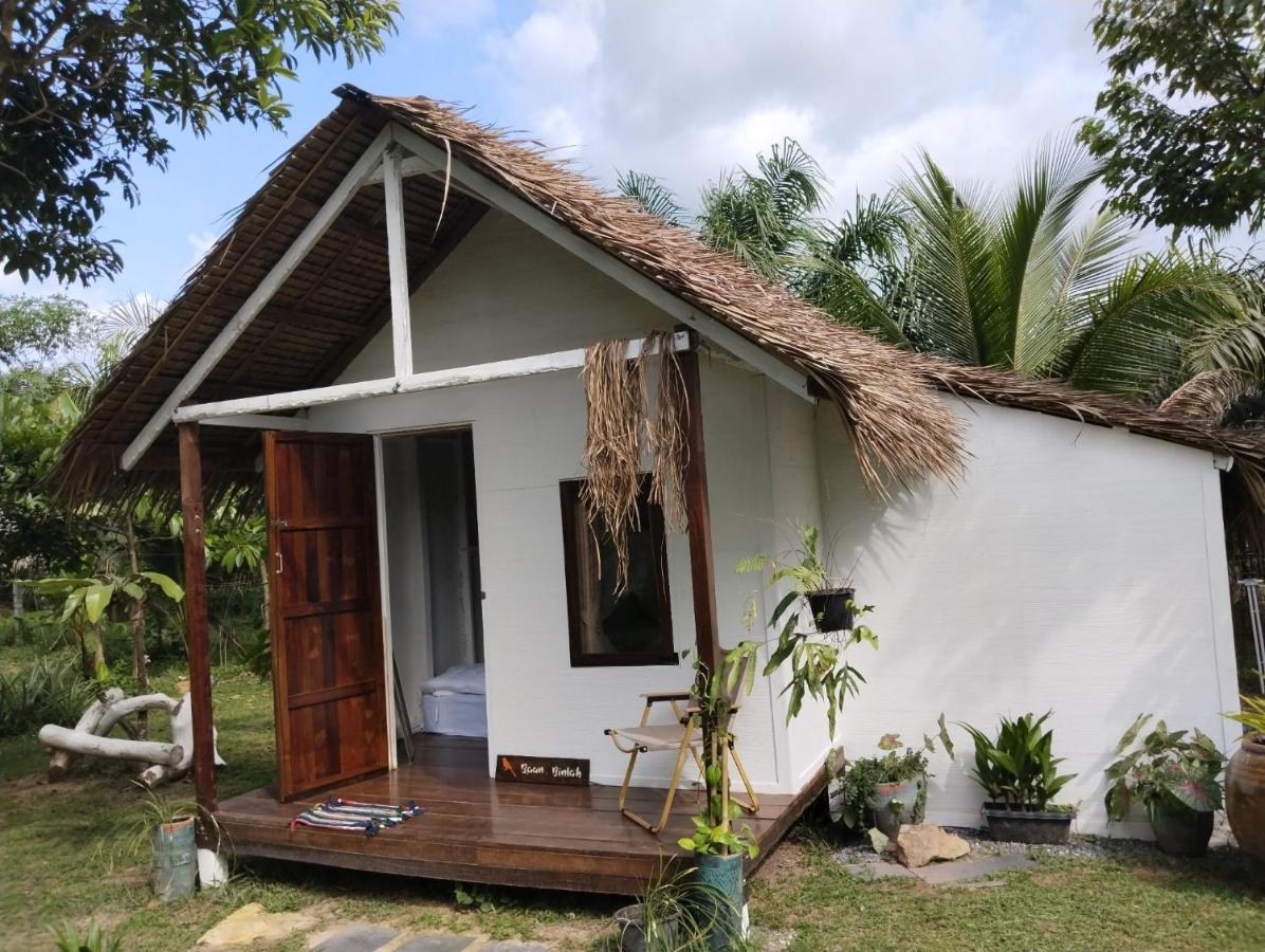 Baan Farang Homestay Phra Saeng Ban Nam Dam Εξωτερικό φωτογραφία